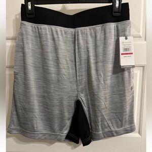 NWT $48 Men's Gaiam Karma Sleet Heather 7" Yoga Soft Touch Comfort‎ Shorts S